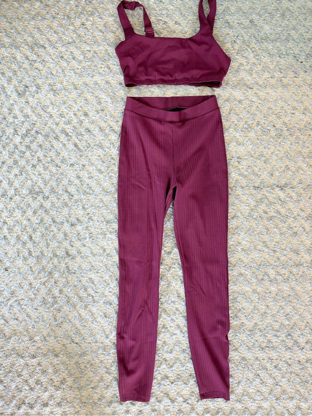 ALO Yoga Ribbed Leggings in Burgundy Plum